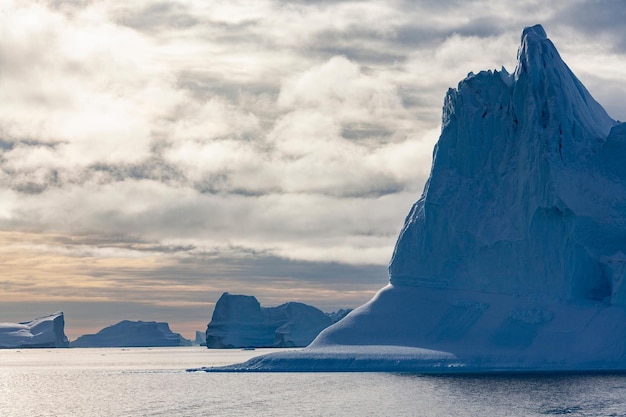 Icebergs Scoresbysund Groenlândia