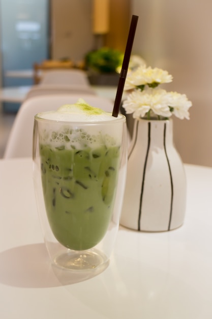 Iced Matcha grüner Tee Latte