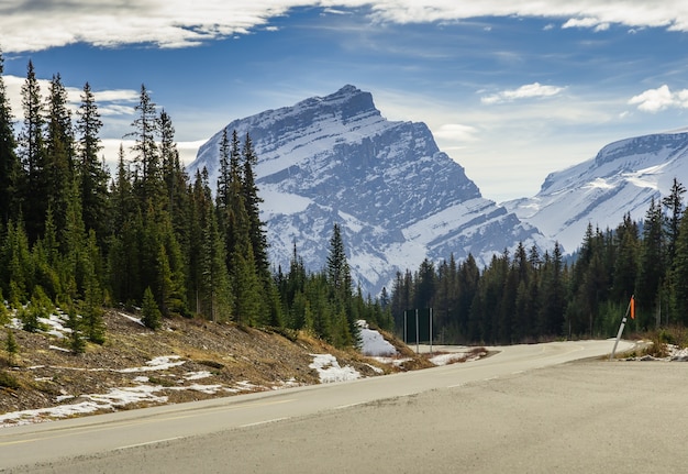 Icefield Parkway im Winter zum Jasper Nationalpark Alberta Kanada