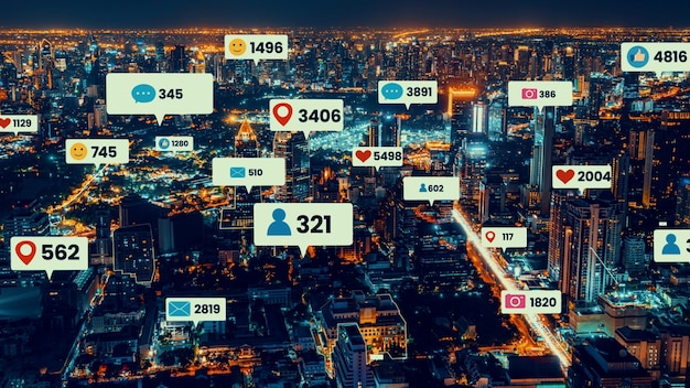 Ícones de mídia social sobrevoam a cidade no centro, mostrando a conexão do engajamento das pessoas