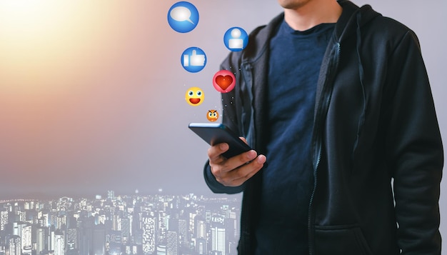 Icono de emoción Redes sociales y chat de mensajes de concepto digital en línea