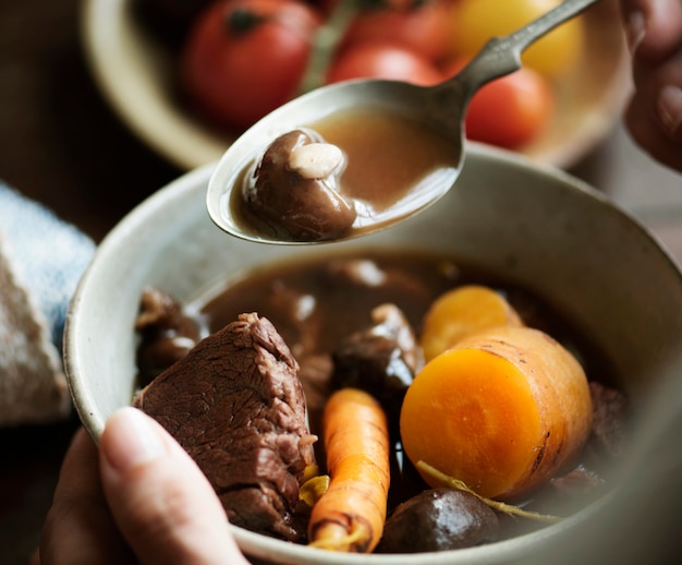 Idea casera de la receta de la fotografía de la comida del guisado de carne de vaca