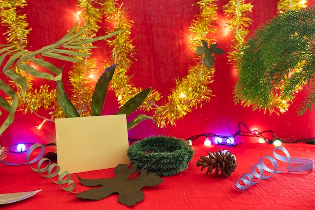 Idea de concepto minimalista que muestra productos. tarjeta de felicitación sobre fondo de navidad y año nuevo
