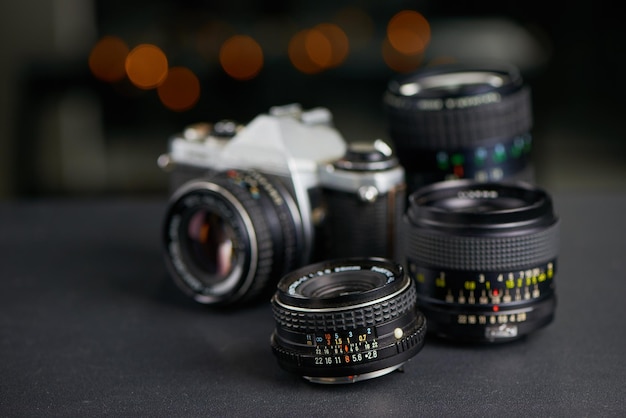 Ideal para o entusiasta Foto de estúdio de uma câmera e várias lentes