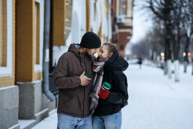 Ideas de citas de invierno para acomodarse ideas baratas de primera cita para citas de amor de invierno al aire libre fechas de temporada fría