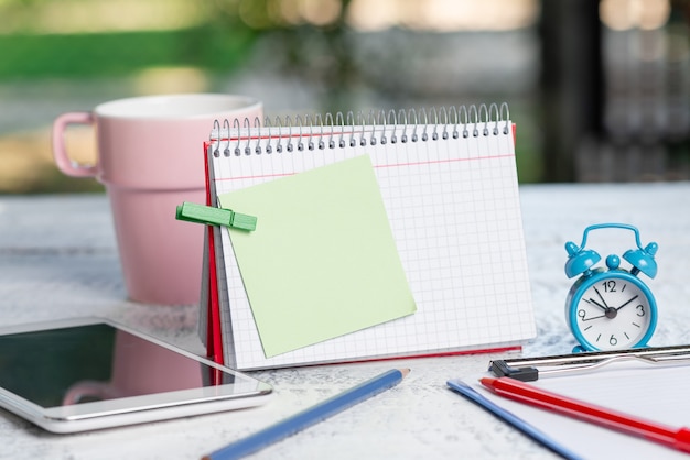 Foto ideas para tiendas de refrescos de café al aire libre, experiencia de trabajo en un café, redacción de notas importantes, redacción de nuevas cartas, creación de artículos escritos, gestión de negocios