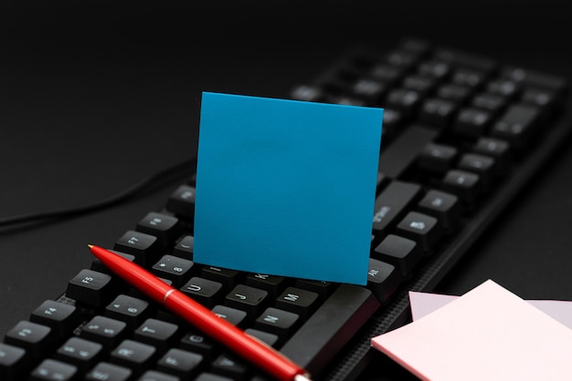 Ideias de programas de processamento de texto, registro de atualizações de programação Conceito
