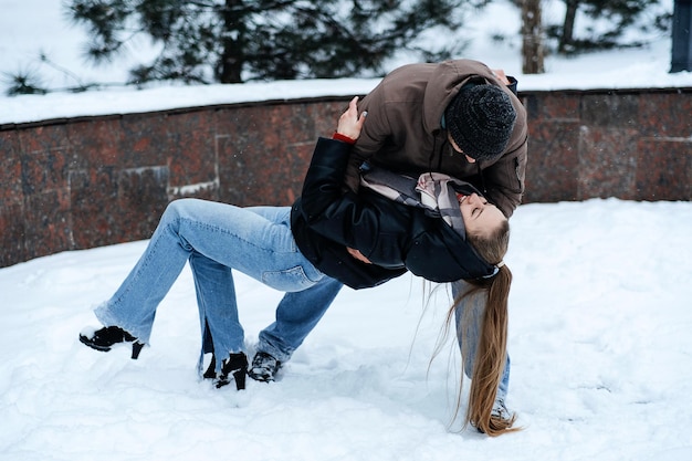 Ideias para datas comemorativas do dia dos namorados ao ar livre história de amor de inverno estação fria namoro para casais