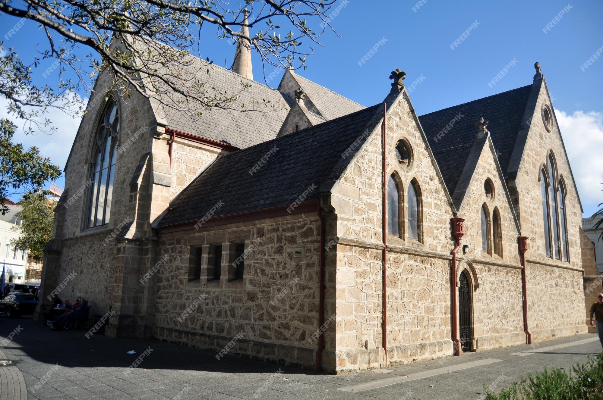 La iglesia anglicana de san juan para australianos y extranjeros visita  viajes y respeta la oración en queen street y adelaide street el 28 de mayo  de 2016 en perth, australia | Foto Premium