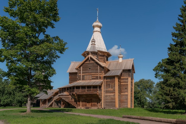 Foto iglesia de la asunción de la virgen vitoslavlitsa veliky novgorod rusia