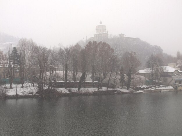 Iglesia Cappuccini bajo la nieve, Turín