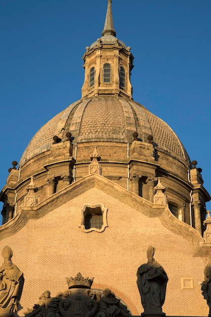 Iglesia Catedral Basílica del Pilar en Zaragoza, España