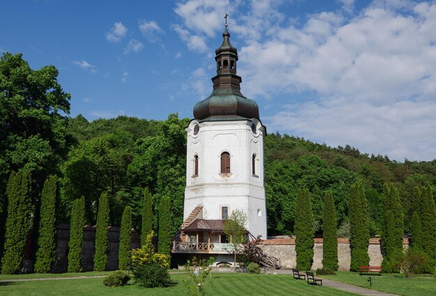 Iglesia católica griega ucraniana del monasterio de Krekhiv en la ciudad de Zhovkva