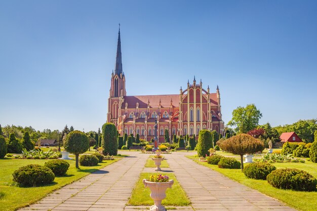 Iglesia católica en Hierviaty, Bielorrusia