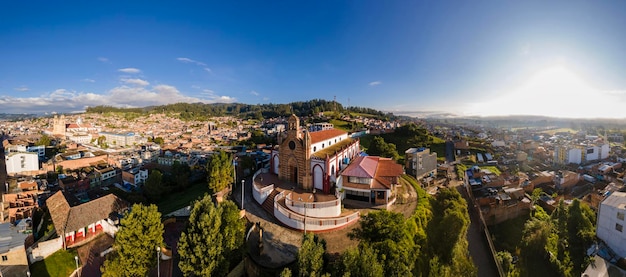 Foto una iglesia en la ciudad de san miguel