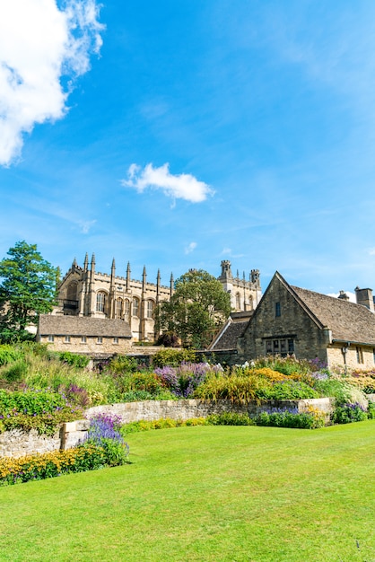 Iglesia de Cristo con War Memorial Garden en Oxford, Reino Unido