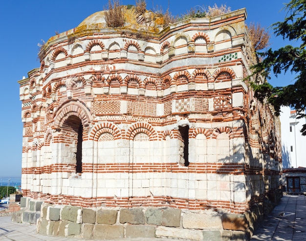 Iglesia destruida San Juan Aliturghetos en Nessebar, Bulgaria.