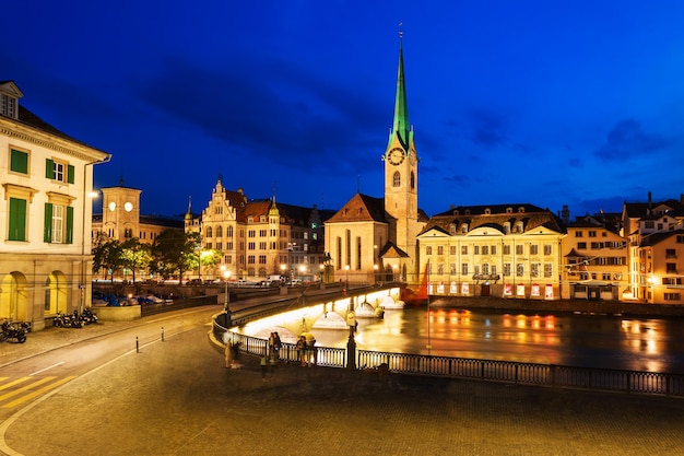 Iglesia Fraumunster en Zurich Suiza