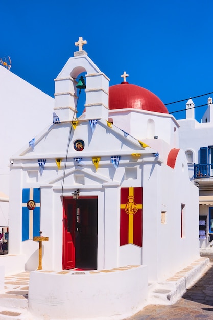 Iglesia griega en la isla de Mykonos, Grecia