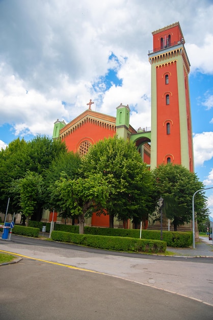 Iglesia histórica en la ciudad de Kezmarok. Eslovaquia, Europa.