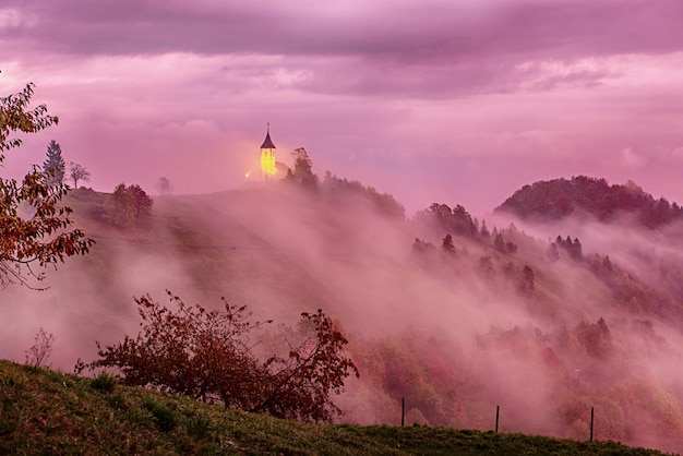 Foto iglesia jamnik eslovenia