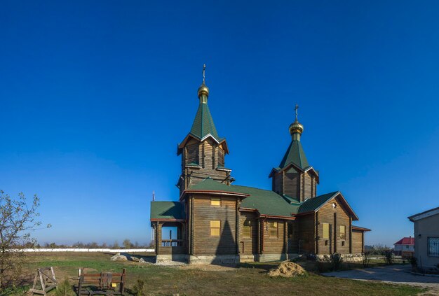 Iglesia de madera sin terminar en Ucrania