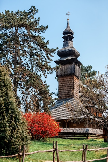 Iglesia de madera vieja, Uzhgorod, Ucrania. Iglesia greco-católica del Santo Arcángel Miguel.