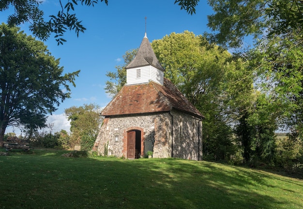 La iglesia más pequeña de Inglaterra en Lullington