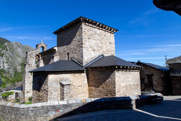 Iglesia mozárabe de Santiago de Penalba del siglo X Castilla y León España