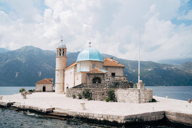 Iglesia de nuestra señora de las rocas montenegro