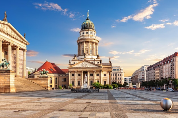 La Iglesia Nueva o la Iglesia Alemana en el Gendarmenmarkt en Berlín Alemania