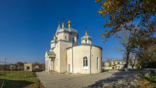 Iglesia ortodoxa en Dobroslav, Ucrania