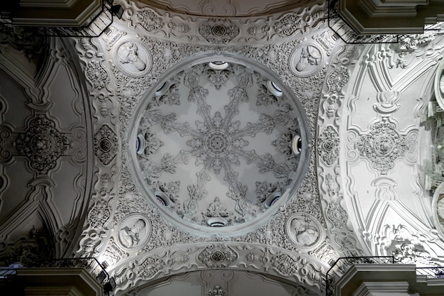 Iglesia parroquial de santa cruz, cádiz, españa