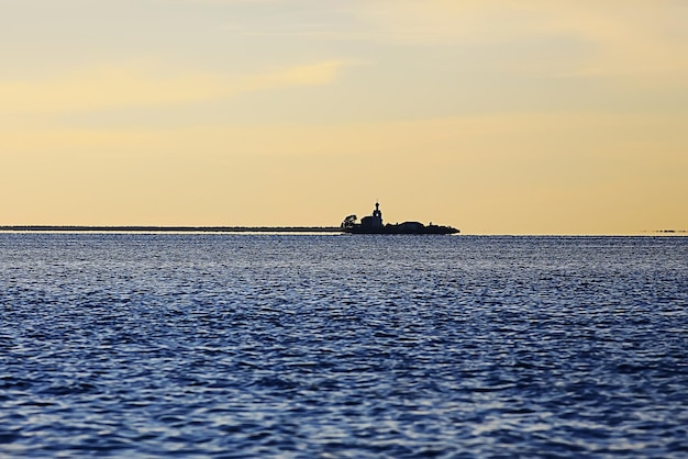 Iglesia en una pequeña isla