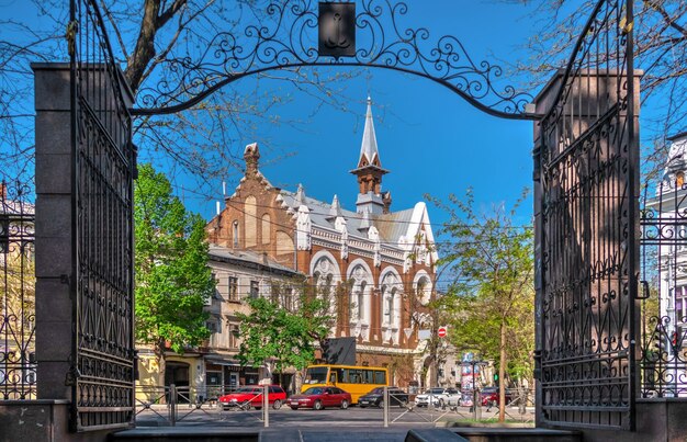 Iglesia presbiteriana evangélica en Odessa, Ucrania, en un soleado día de primavera