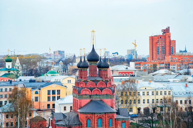 Iglesia Roja de la Epifanía en Yaroslavl en Rusia.