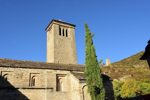 Iglesia románica y mozárabe de San Pedro de Larrede, ruta de las iglesias románicas del Serrablo, provincia de Huesca, Aragón, España