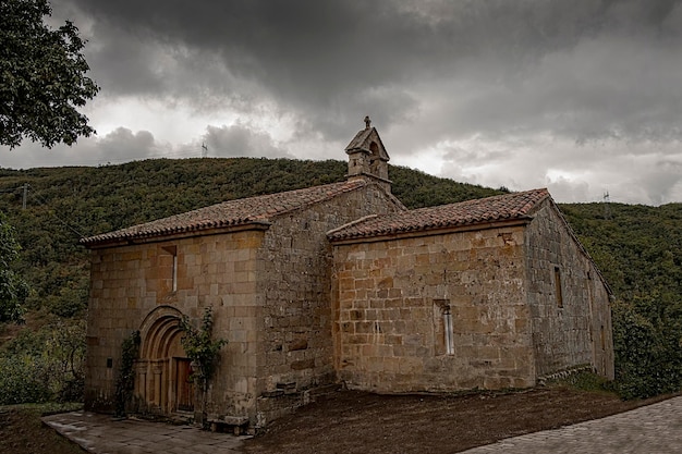 Iglesia románica de san juan bautista en aldea del ebro