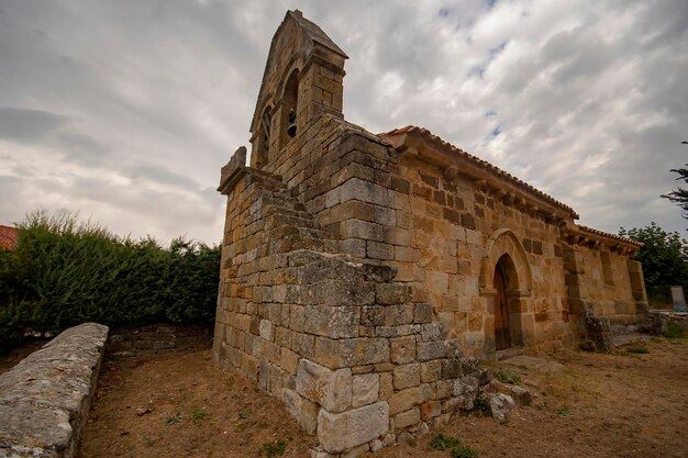 Iglesia románica de santa maría en arenillas del ebro