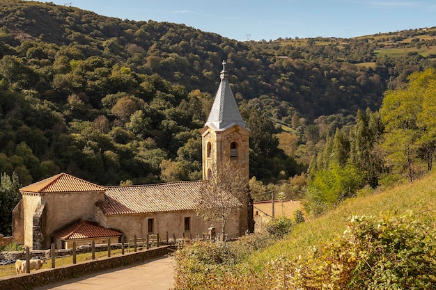 Iglesia de san antonio en borlena