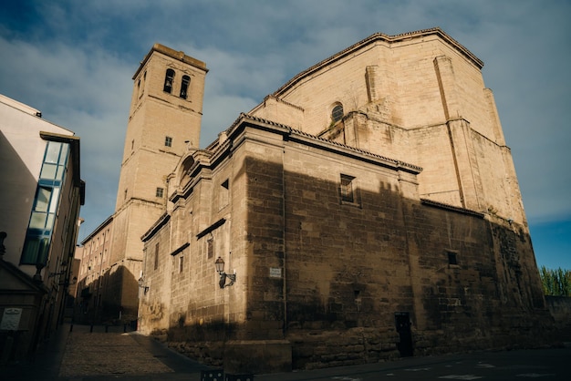 La iglesia san bartolomé de logrono rioja españa - nov, 2021. Foto de alta calidad