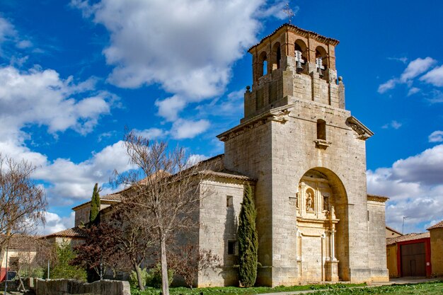 Iglesia de San Miguel arcángel en Villavendimio Zamora