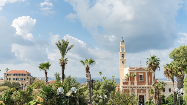 La iglesia de San Pedro en la antigua ciudad de Jaffa, Tel Aviv, Israel.