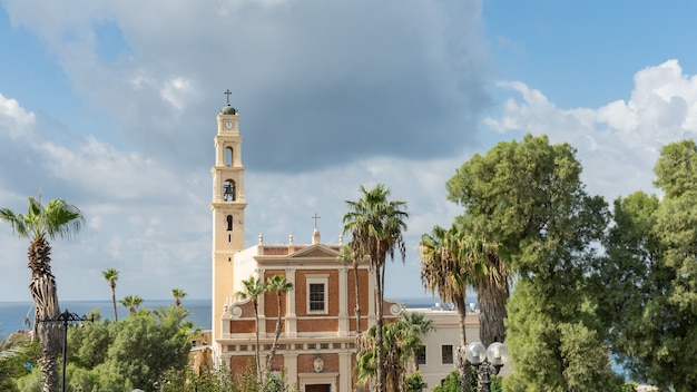 La iglesia de San Pedro en la antigua ciudad de Jaffa, Tel Aviv, Israel.