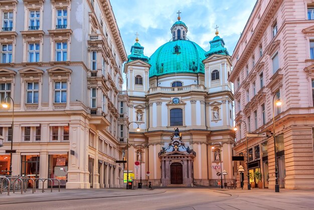 Iglesia de San Pedro en Viena Austria no hay gente