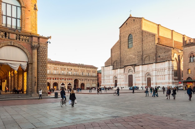 Iglesia de San Petronio en la Piazza Maggiore en Bolonia Italia