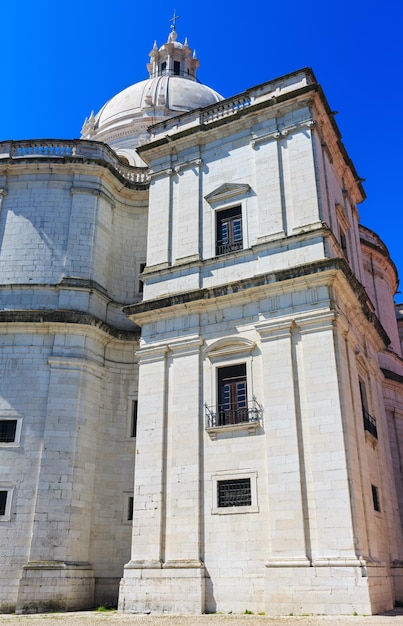 Iglesia de Santa Engracia, vista exterior del Panteón Nacional (siglo XVII) en Lisboa, Portugal.