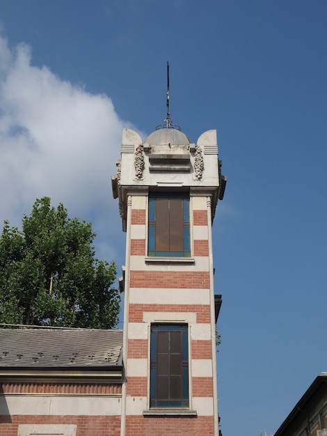 Iglesia de Santa Isabel en la aldea de Leumann en Collegno