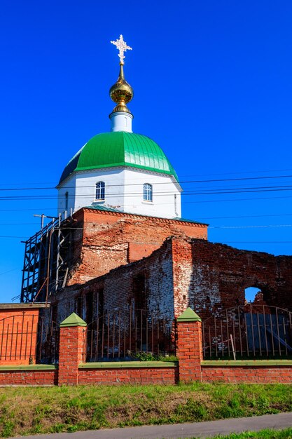 Iglesia de la Santísima Trinidad en la aldea Karacharovo cerca de Murom Rusia