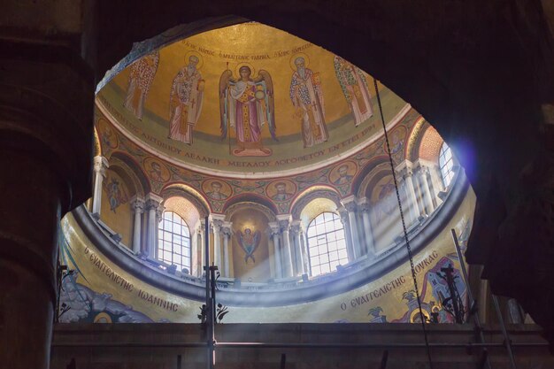 Iglesia del Santo Sepulcro en el interior